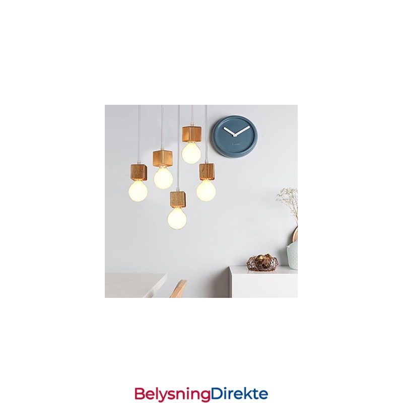 Nordisk Firkantet Lampeholder I Massivt Tre, Sittende Dråpelampe