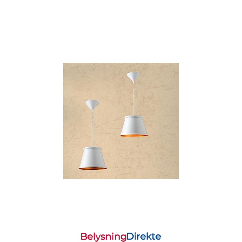 Klassisk Rustikk Hytte I Vintage-Stil Med Minimaleri I Metall