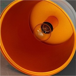 Klassisk Rustikk Hytte I Vintage-Stil Med Minimaleri I Metall