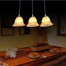 Pendel Med Tre Lys I Bronse Europeisk Retroklassiker