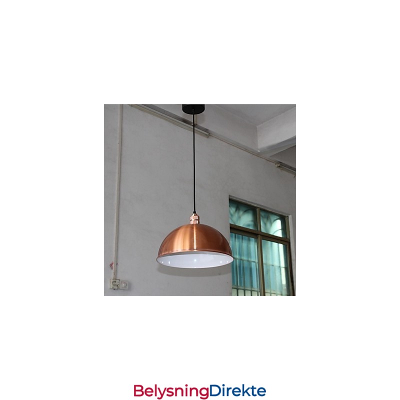 En Unik Retro Lysekrone I Jern