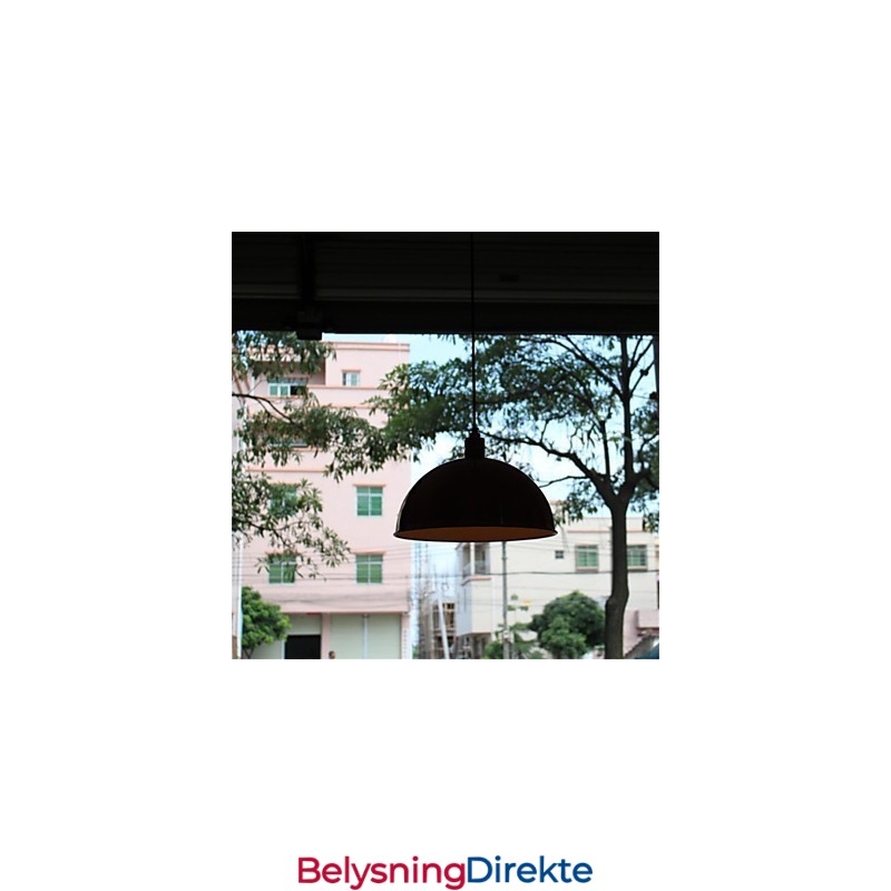 En Unik Retro Lysekrone I Jern