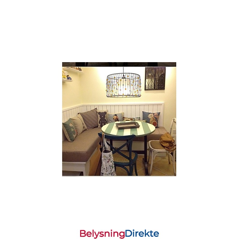 Lampens Ene Hode Er Sylindriske Perler.