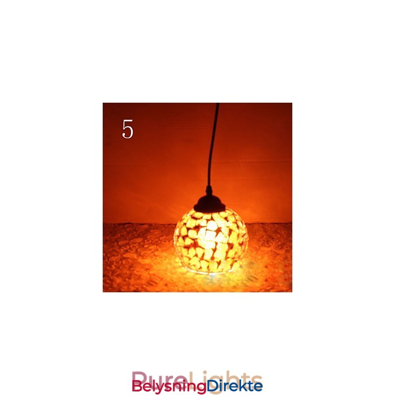 Enkel, Moteriktig Marcelo G-Lysekrone I Glass Som Gjenoppretter Gamle Skikker