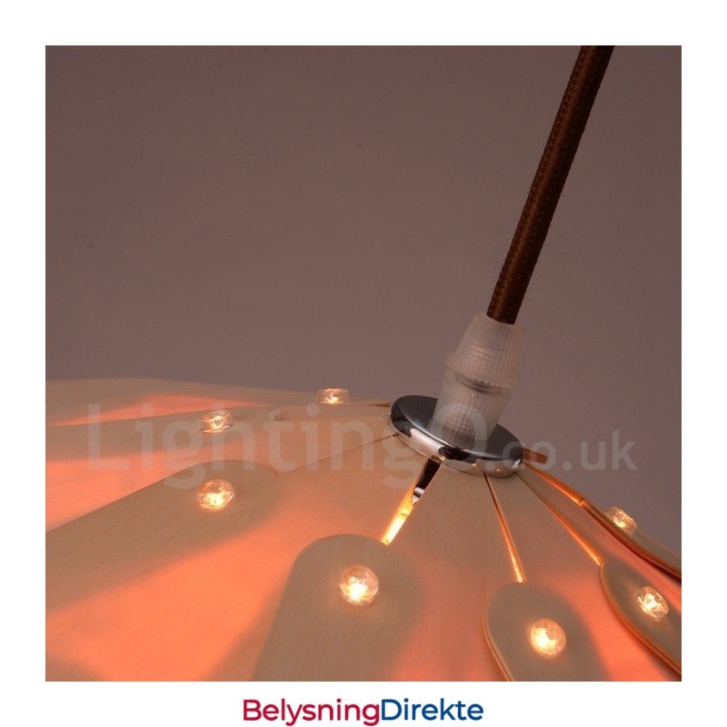 Rustikk Lodge-Pendellampe I Tre Med Kongleform