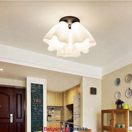 Integrert Lysekrone I Rustikk Stil Med 3 Lys