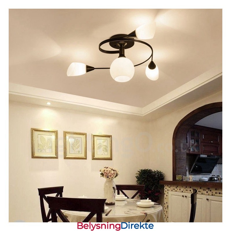 Integrert Lysekrone I Rustikk Stil Med 4 Lys Og Glassskjerm