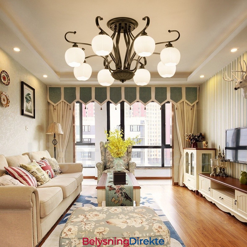 Integrert Lysekrone I Rustikk Stil Med 8 Lys