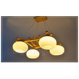 Rustikk Pendellampe I Tre Med 4 Lys Og Glassskjerm