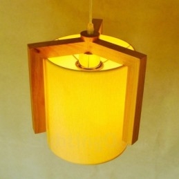 1 Lyskaster Moderne, Samtidskunstnerisk Pendellampe I Tre Med Stoffskjerm