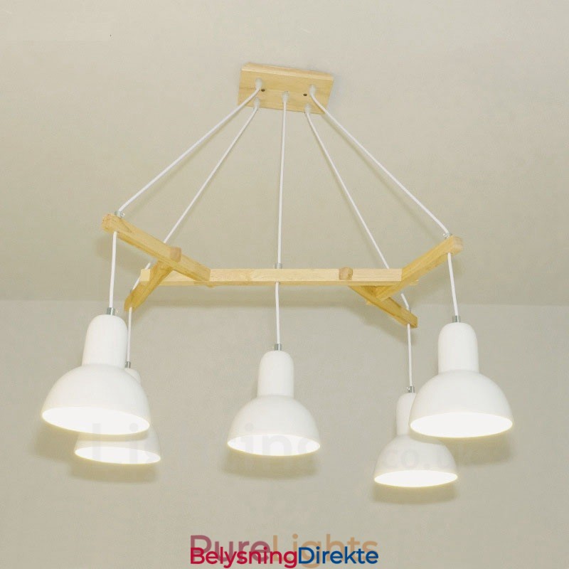 Moderne Pendellampe I Tre Med 5 Lys Og Jernskjerm