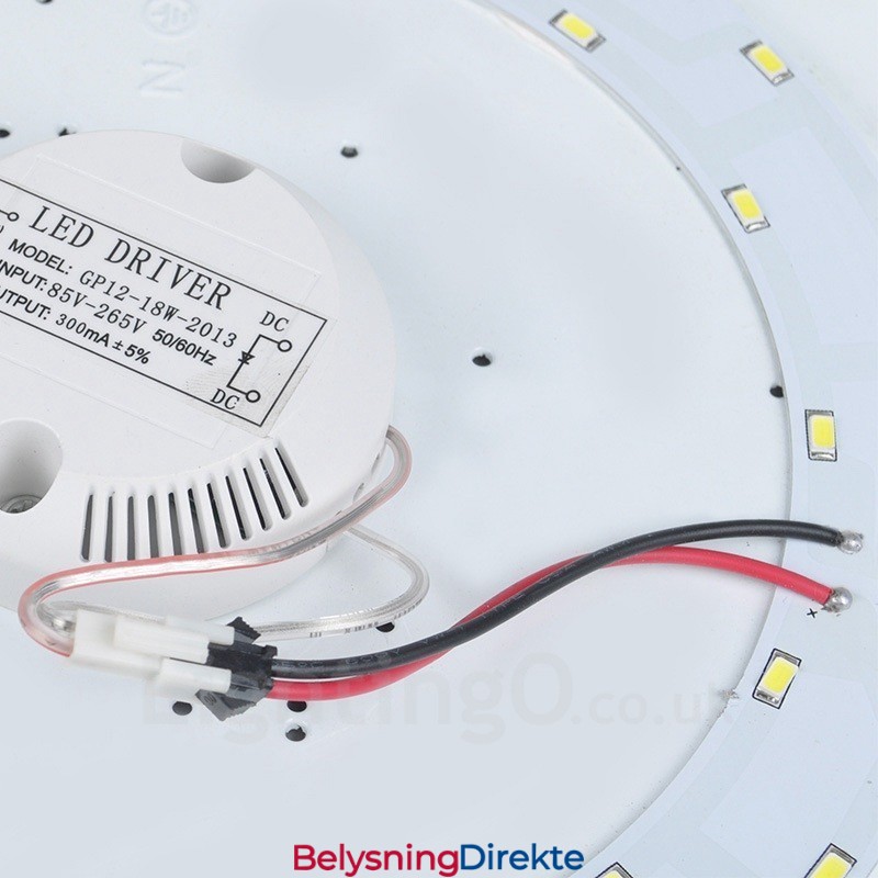 Moderne, Samtidskunstneriske Innfelte Taklamper Med Akrylskjerm