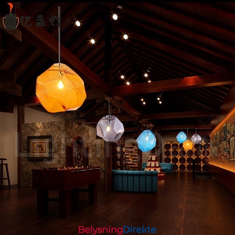 Rustikk Pendellampe Med 1 Lys Og Glassskjerm I Lodgestil