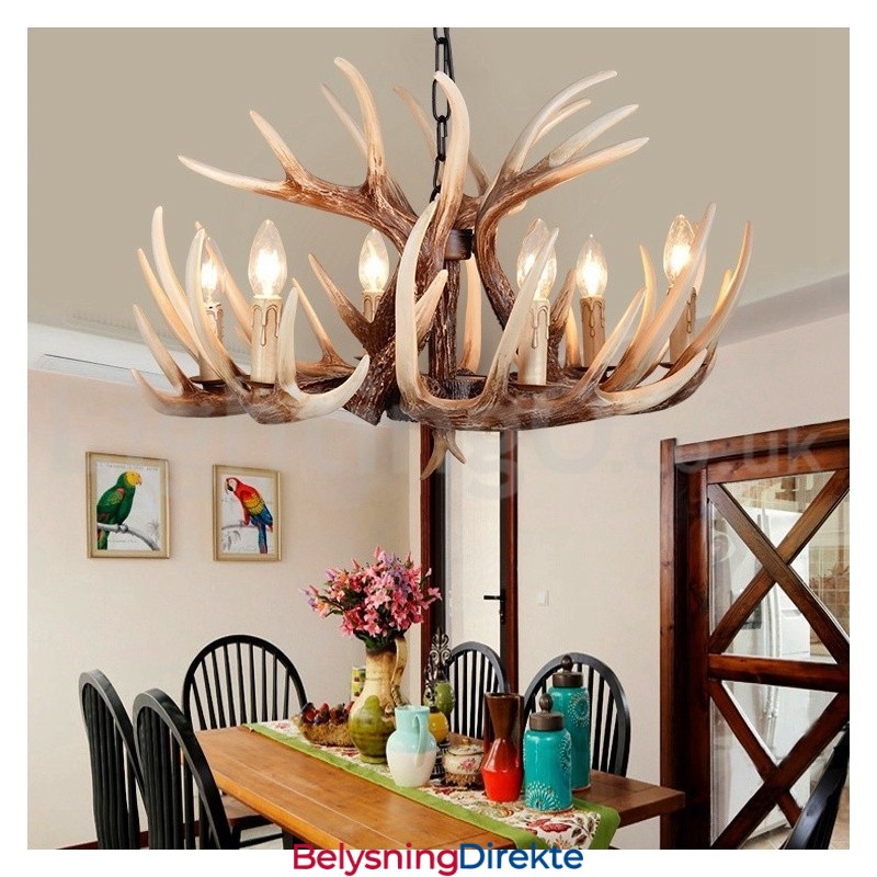 Rustikk Kunstnerisk Retro Lysekrone Med Gevir Og 6 Lys