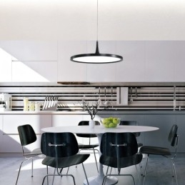 Ultratynn Nordisk Stil Med Ett Hode