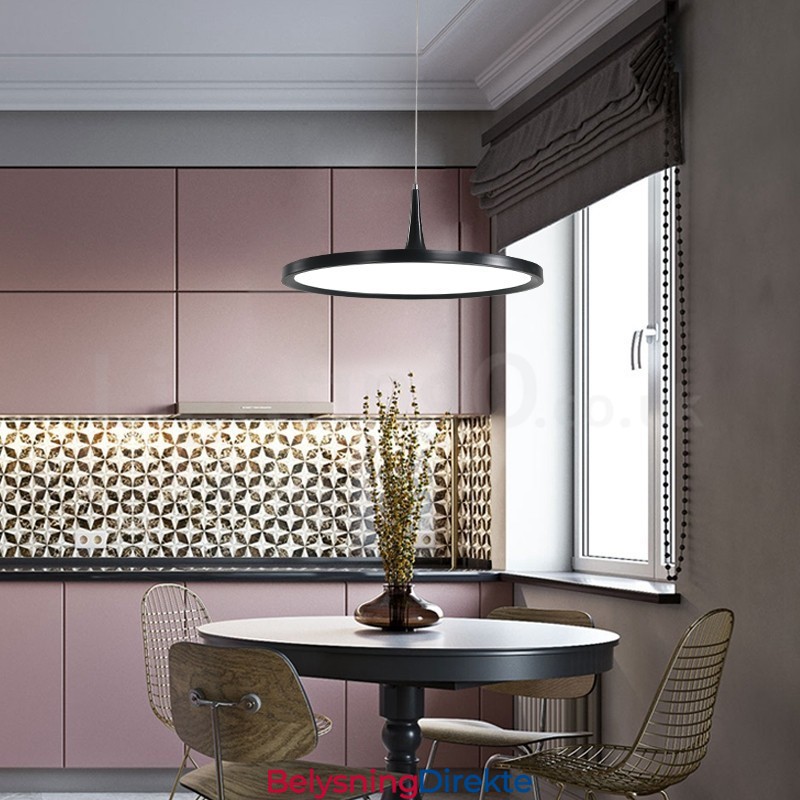 Ultratynn Nordisk Stil Med Ett Hode