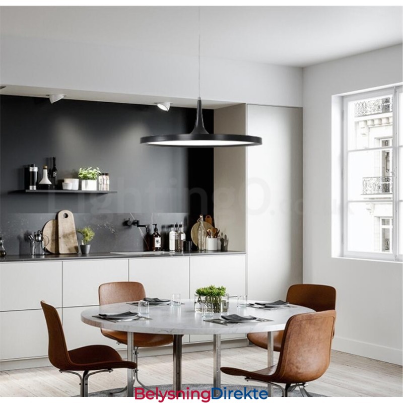 Ultratynn Nordisk Stil Med Ett Hode