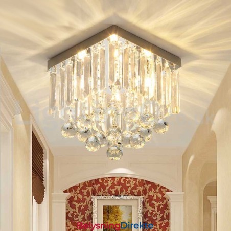 Moderne Firkantede Krystalllamper I Innfelt Form