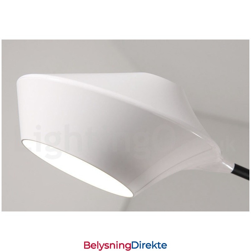 Moderne, Samtidskunstnerisk Rørlysekrone Med Hvite, Svarte Akrylskjermer