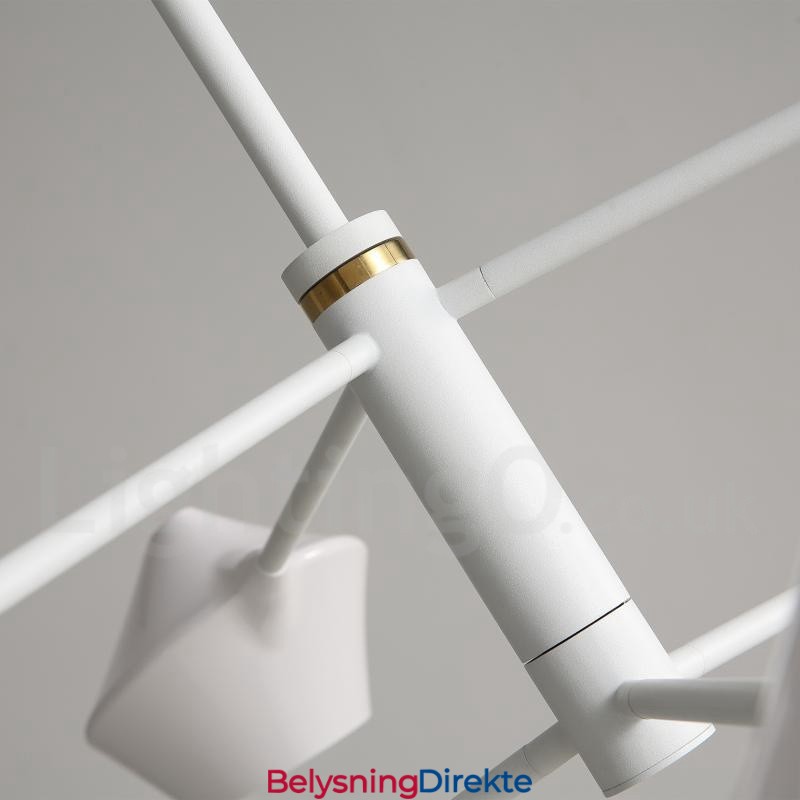 Moderne, Samtidskunstnerisk Rørlysekrone Med Hvite, Svarte Akrylskjermer