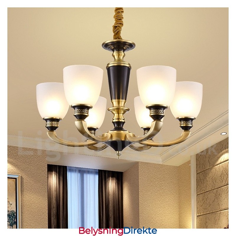 Luksuriøs Rustikk Retro Vintage Messing Anhengslysekrone Med Glassskjermer