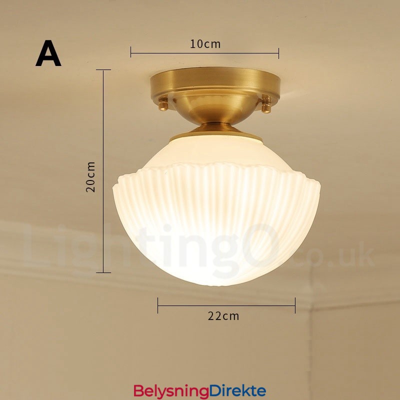 Rustikk Nordisk Stil I Ren Messing Med Innfelt Taklampe Og Glassskjerm