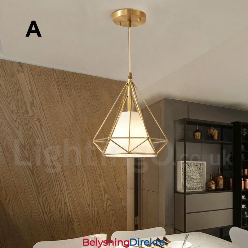 Rustikk Pendellampe I Nordisk Stil I Ren Messing Med Stoffskjerm