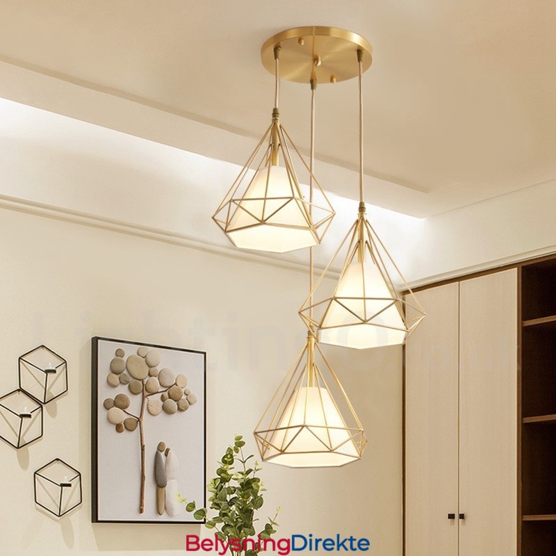 Rustikk Pendellampe I Nordisk Stil I Ren Messing Med Stoffskjerm