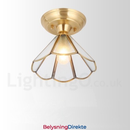 Rustikk Taklampe I Nordisk Stil I Ren Messing Med Glassskjerm