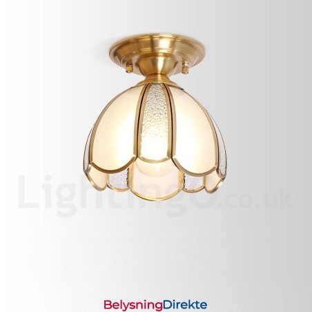 Rustikk Taklampe I Nordisk Stil I Ren Messing Med Glassskjerm