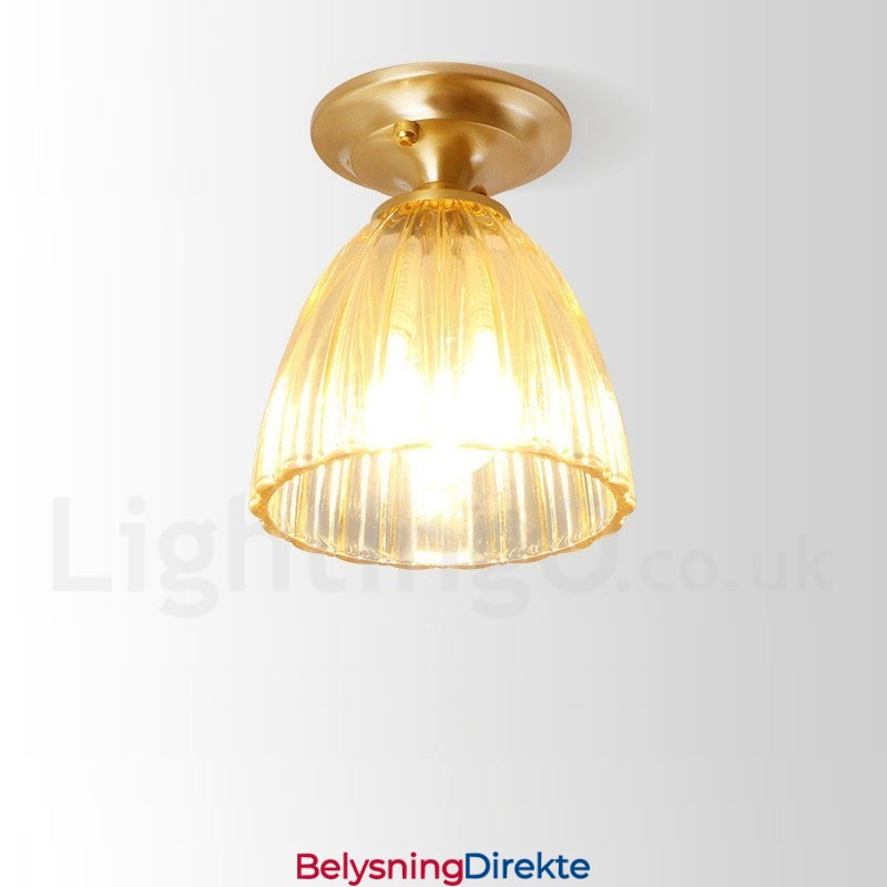 Rustikk Taklampe I Nordisk Stil I Ren Messing Med Glassskjerm