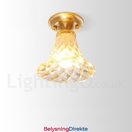 Rustikk Taklampe I Nordisk Stil I Ren Messing Med Glassskjerm