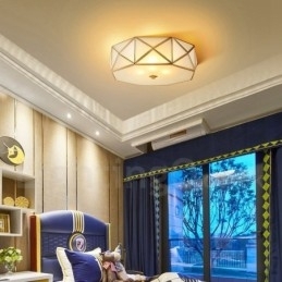 Rustikk Taklampe I Nordisk Stil I Ren Messing Med Glassskjerm