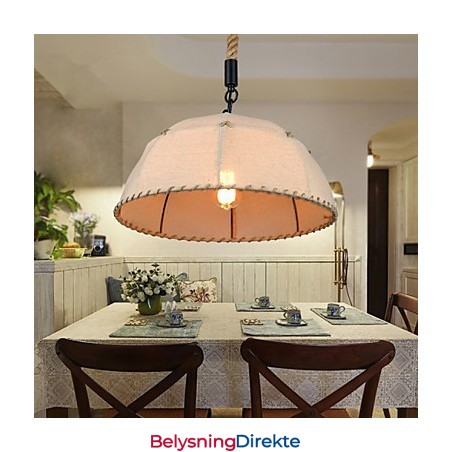 Lysekrone I Ministil, Tradisjonell Klassisk Lykt I Metall