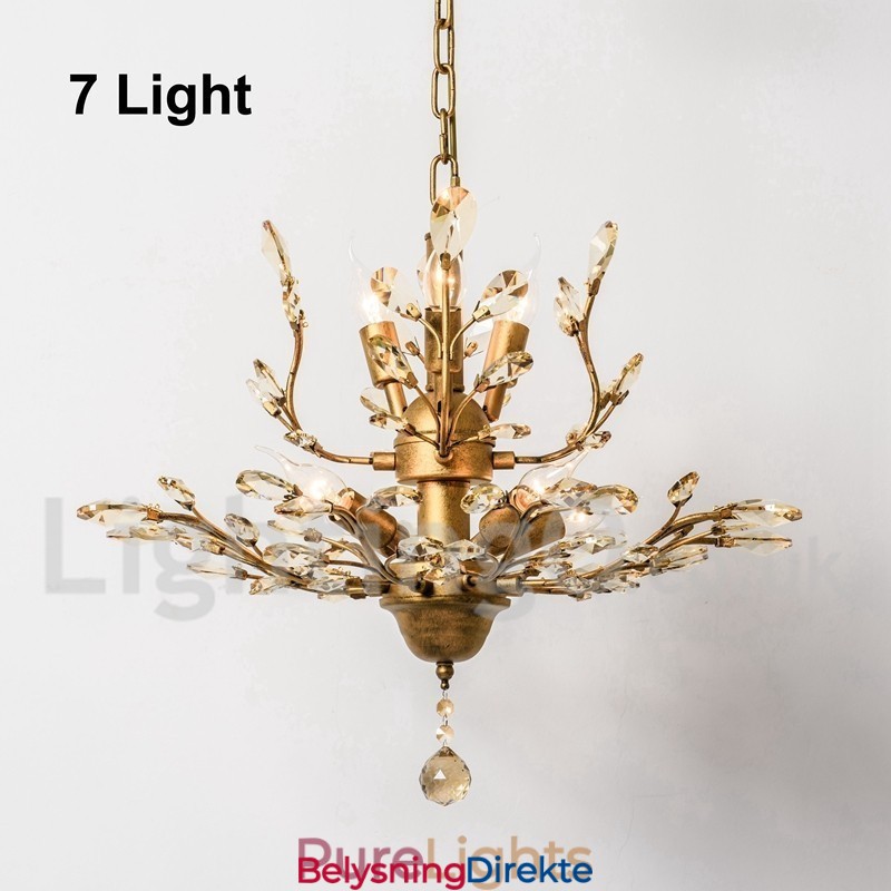 Krystalljernslysekrone Med Moderne Krystallbelysning