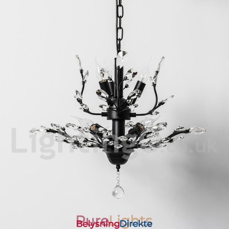 Krystalljernslysekrone Med Moderne Krystallbelysning