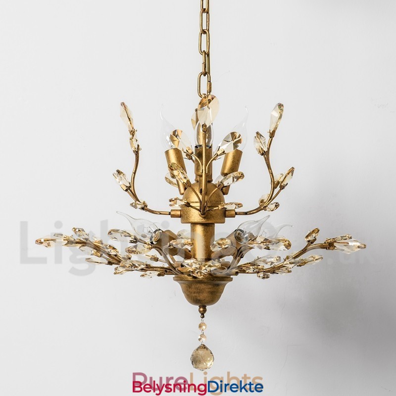 Krystalljernslysekrone Med Moderne Krystallbelysning