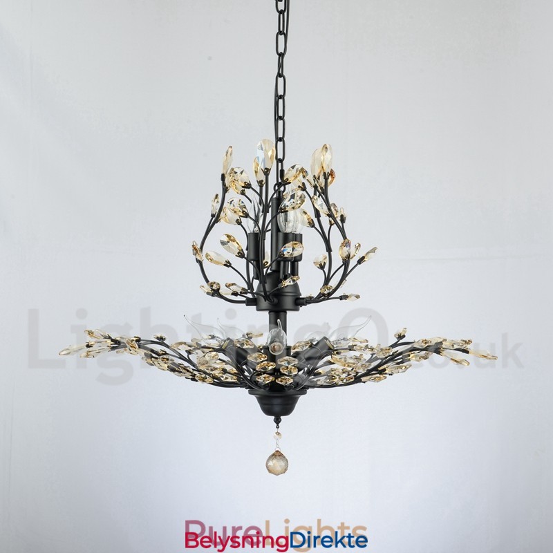 Krystalljernslysekrone Med Moderne Krystallbelysning