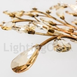 Krystalljernslysekrone Med Moderne Krystallbelysning