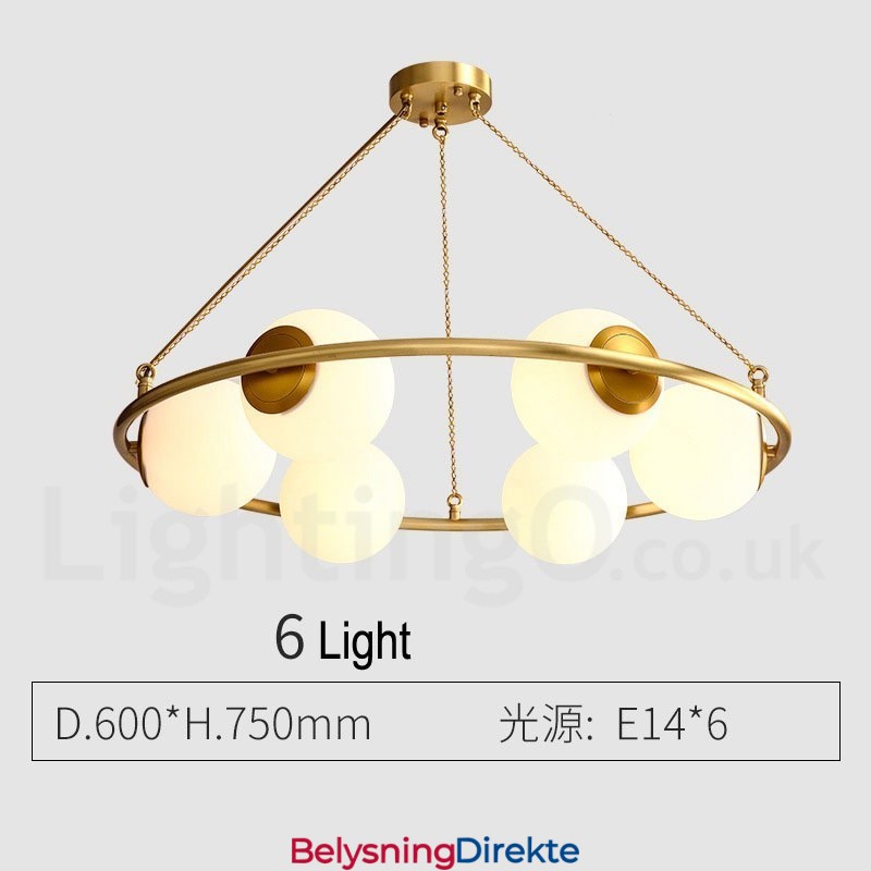 Rund Lysekrone I Rustikk Lodgestil I Ren Messing Med Hvite Skjermer