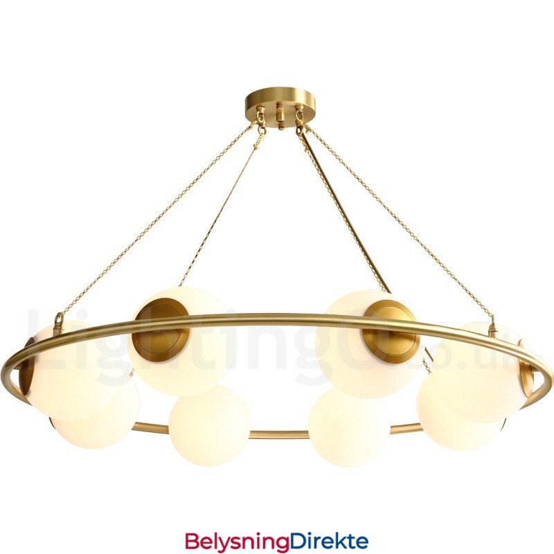 Rund Lysekrone I Rustikk Lodgestil I Ren Messing Med Hvite Skjermer