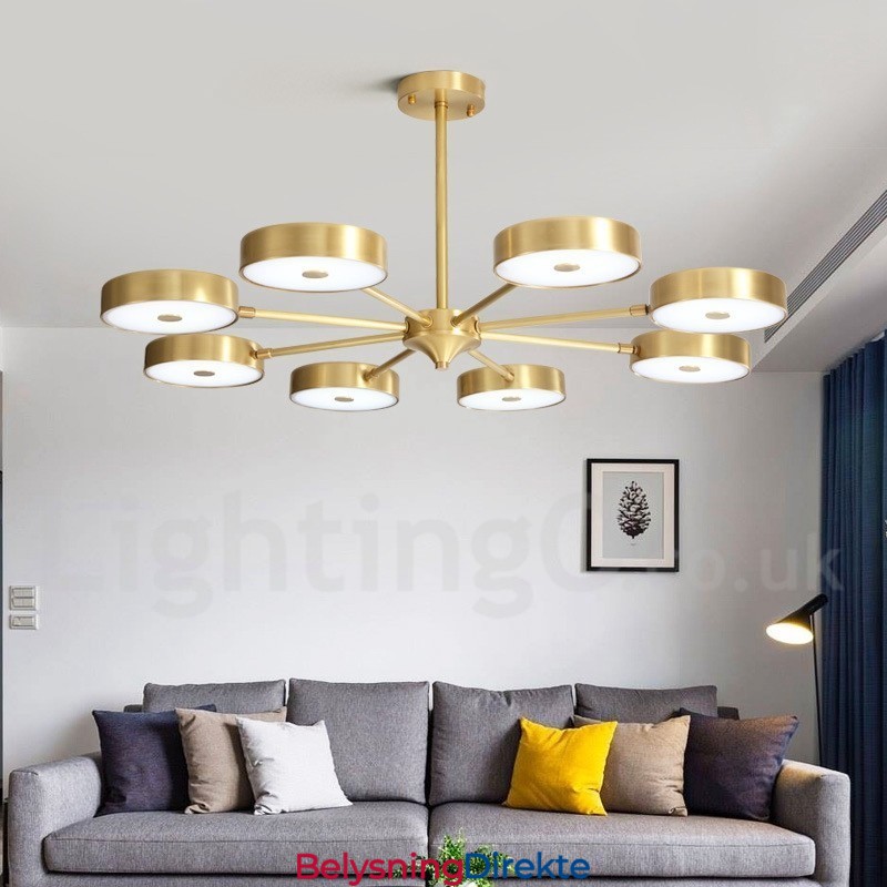 Roterbar Lysekrone I Ren Messing Med Rustikk Lodge Og Akrylskjermer