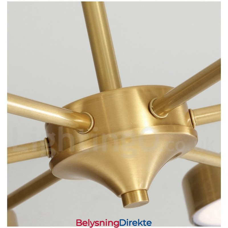 Roterbar Lysekrone I Ren Messing Med Rustikk Lodge Og Akrylskjermer