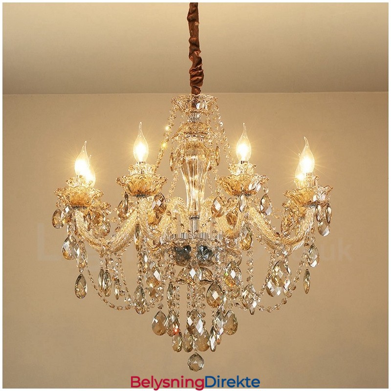 Elegant Krystalllysekrone I Konjakkfarget Med 8 Lys