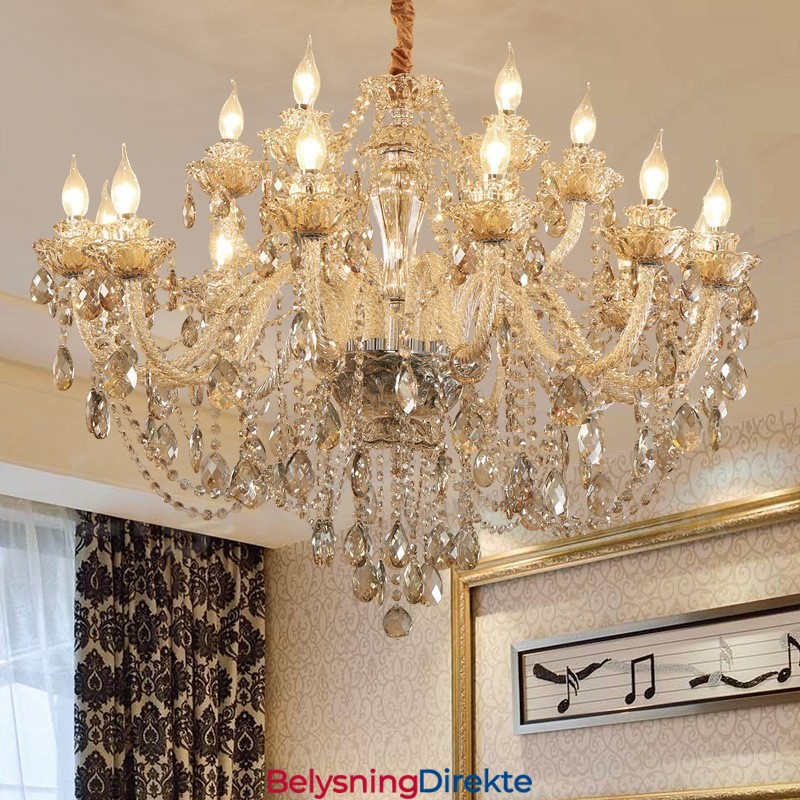 Elegant Krystalllysekrone I Konjakkfarget Med 18 (12+6) Lys