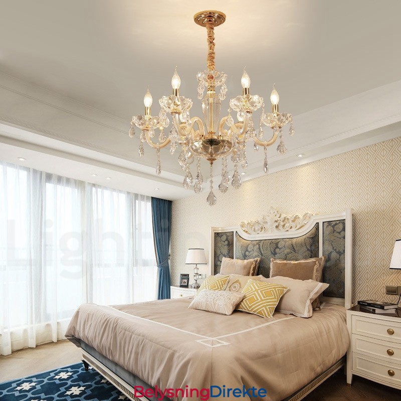 Gulllysekrone Med Klar Krystalllyslysekrone