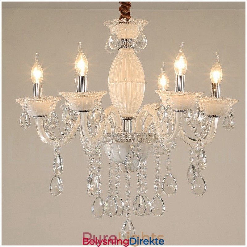 Hvit Lysekrone Med 6 Lys Og Krystall