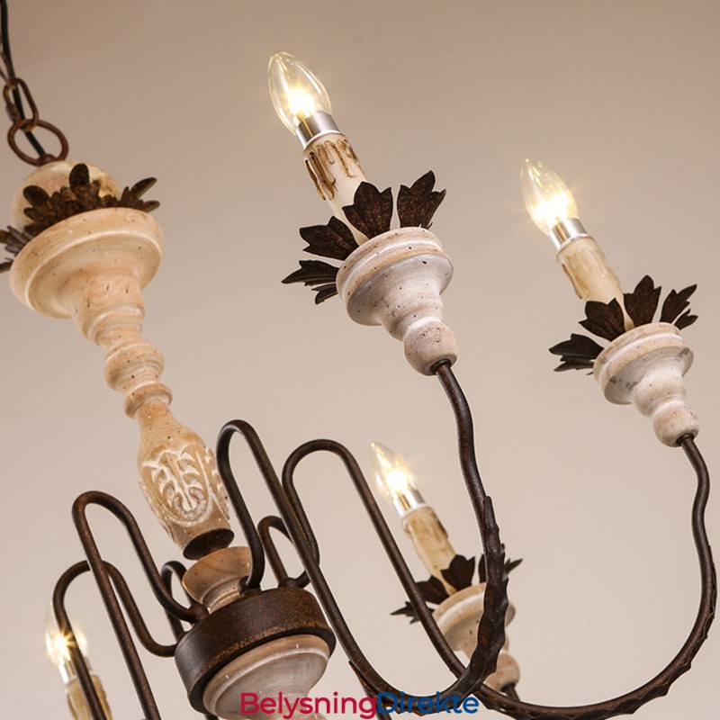 Landlig Vintage Lysekrone I Tre Med 6 Lys