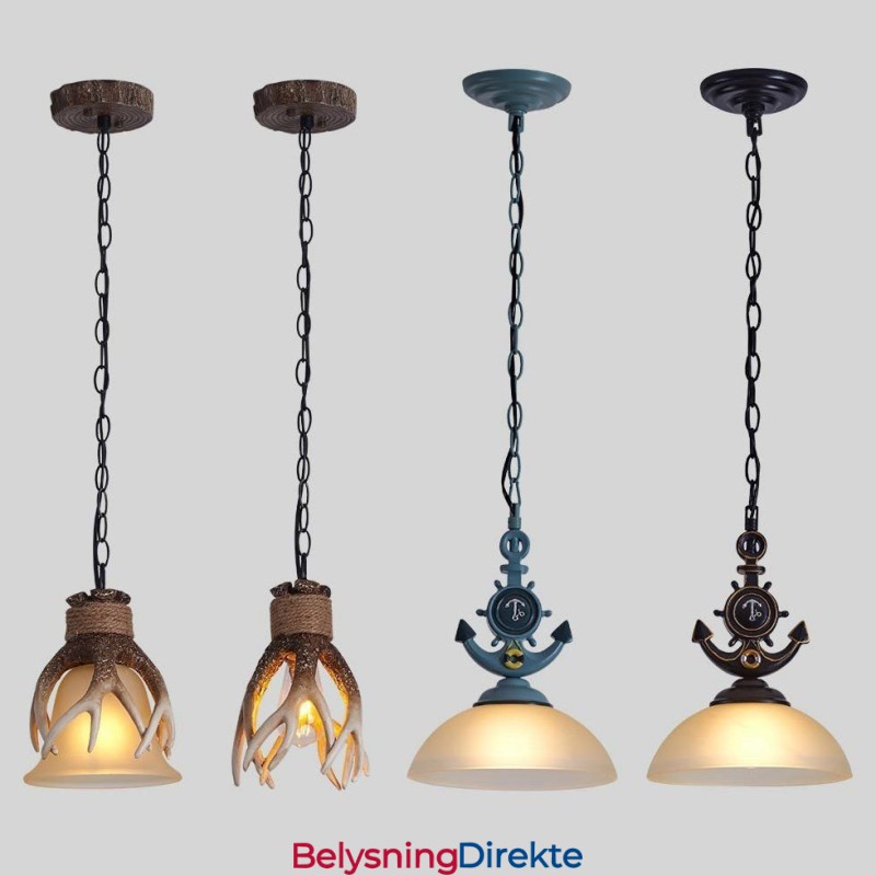 En Lysende Svart Rustikk Kunstnerisk Retro Antikk Pendellampe Med Glassskjerm