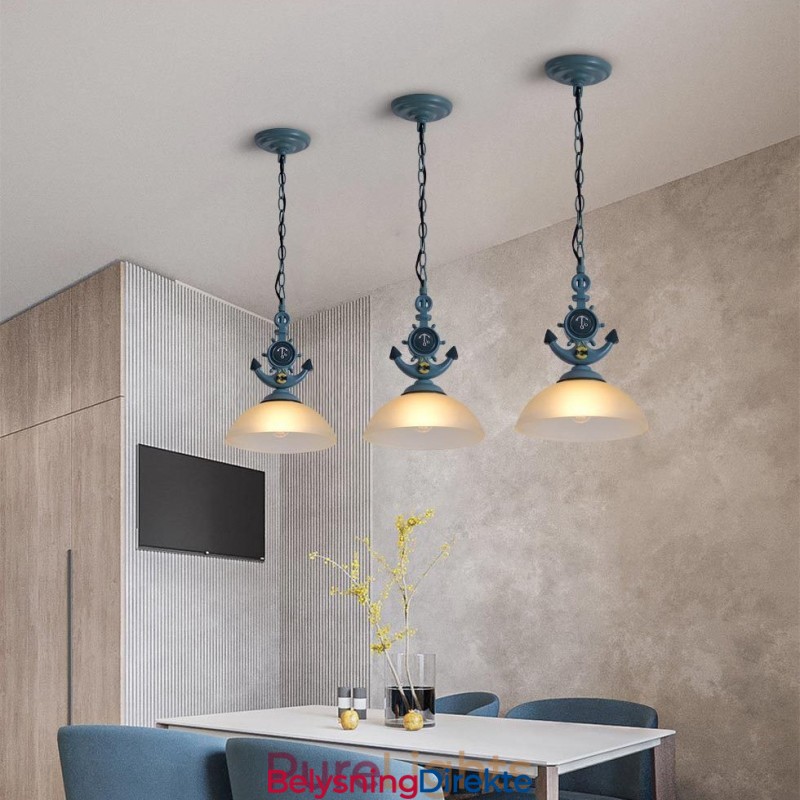 En Lyseblå Rustikk Kunstnerisk Retro Antikk Pendellampe Med Glassskjerm